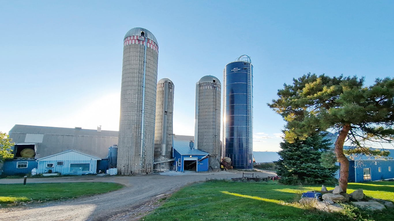 MŪSŲ NEDIDELIS ŪKIS KANADOJE