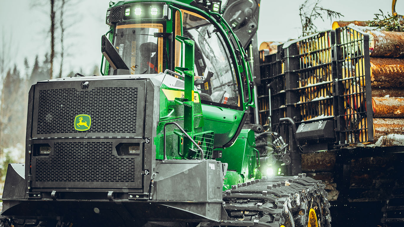 John Deere medvežis miške