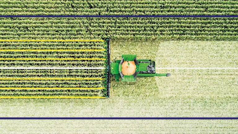 &bdquo;John Deere&ldquo; X serijos kombainas, nuimantis kukurūzus