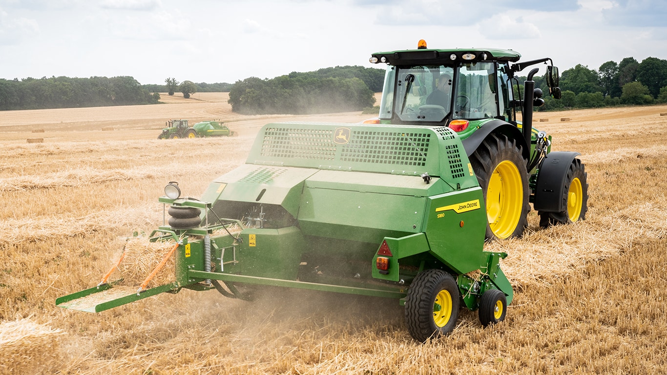 „John Deere“ S180 mažų ryšulių presas