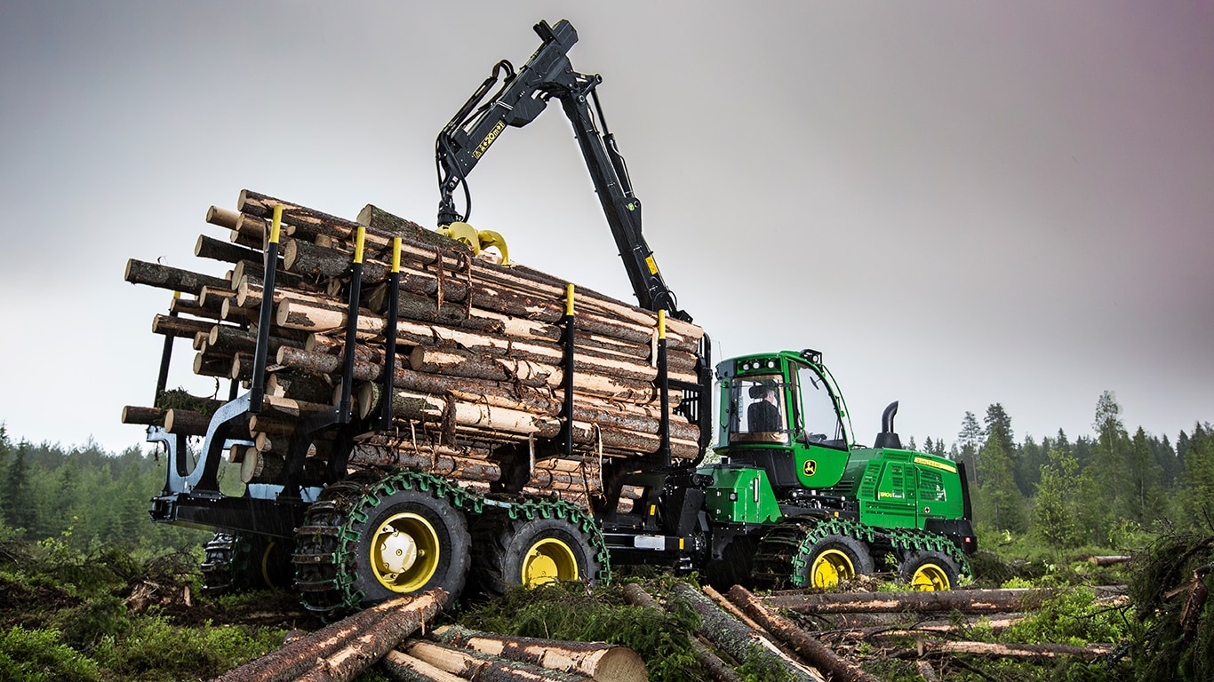 „John Deere“ 1910G su kroviniu