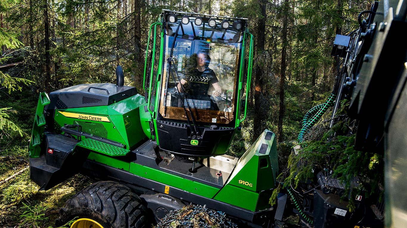 „John Deere“ 910G kabina