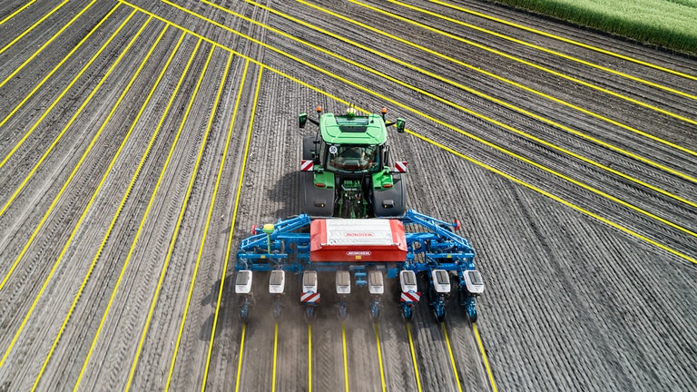Autopath John Deere traktorių vaizdas iš viršaus
